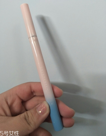 名創(chuàng)優(yōu)品唇釉試色 名創(chuàng)優(yōu)品小方管唇釉 名創(chuàng)優(yōu)品唇釉試色 名創(chuàng)優(yōu)品小方管唇釉