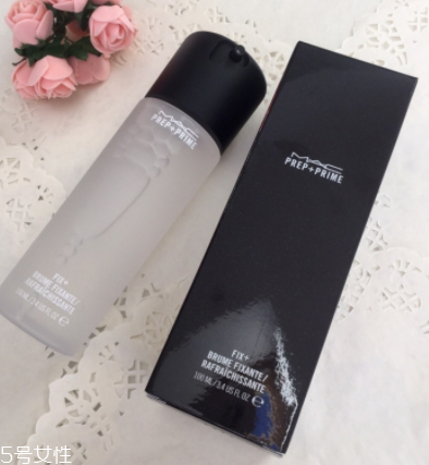 mac定妝噴霧怎么噴出來(lái) mac持久定妝噴霧使用竅門