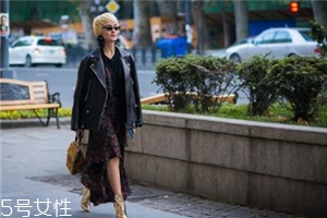 碎花連衣裙配什么外套？碎花連衣裙搭配外套圖片