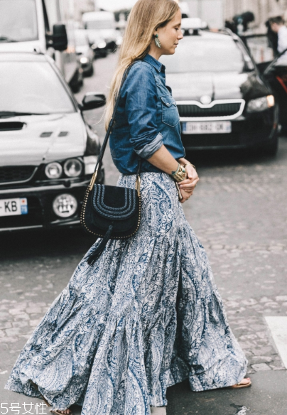 碎花連衣裙配什么外套？碎花連衣裙搭配外套圖片