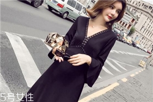 微胖女生穿什么裙子好看？微胖女生穿搭圖片