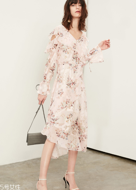 連衣裙如何穿更有氣質(zhì)？連衣裙穿搭推薦
