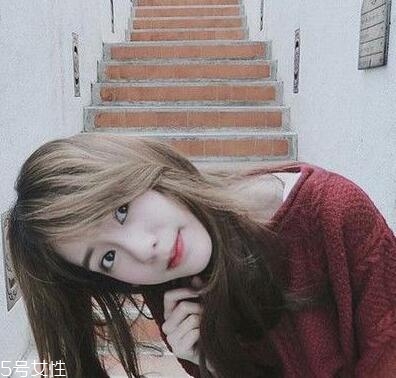 2022夏天流行什么顏色頭發(fā) 夏天染這些顏色的頭發(fā)好看 2022夏天流行什么顏色頭發(fā) 夏天染這些顏色的頭發(fā)好看