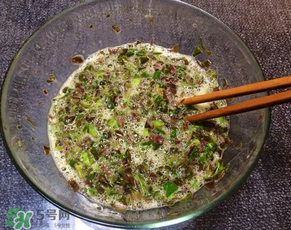 香椿炒雞蛋不能和什么同吃？香椿炒雞蛋什么人不能吃？