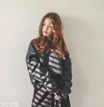 2022夏天流行什么顏色頭發(fā) 夏天染這些顏色的頭發(fā)好看 2022夏天流行什么顏色頭發(fā) 夏天染這些顏色的頭發(fā)好看