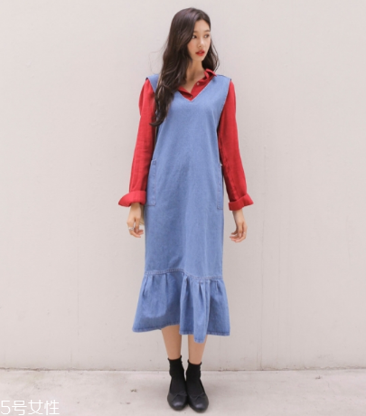牛仔連衣裙里面穿什么？牛仔連衣裙內(nèi)搭圖片