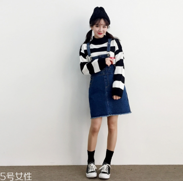 牛仔連衣裙里面穿什么？牛仔連衣裙內(nèi)搭圖片