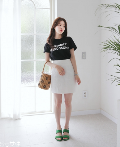 高腰短裙怎么搭配上衣？高腰短裙搭配上衣圖片