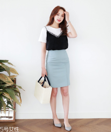 高腰短裙怎么搭配上衣？高腰短裙搭配上衣圖片