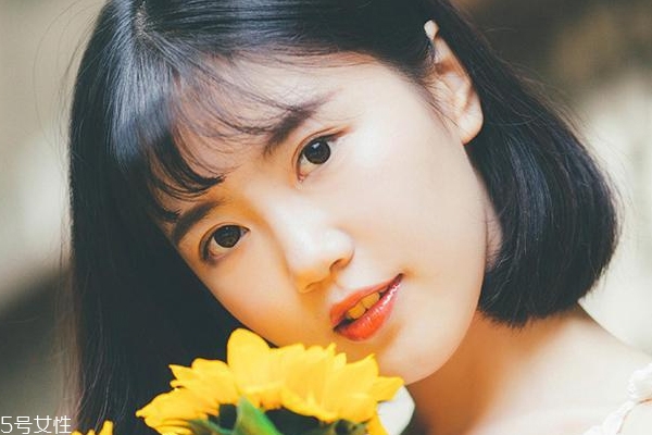 凹洞痘印用什么護膚品 臉上有坑適合的護膚品