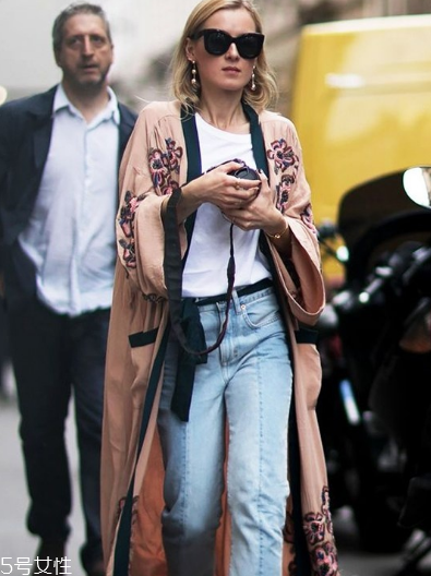 白色t恤怎么搭配？白色t恤常見搭配技巧