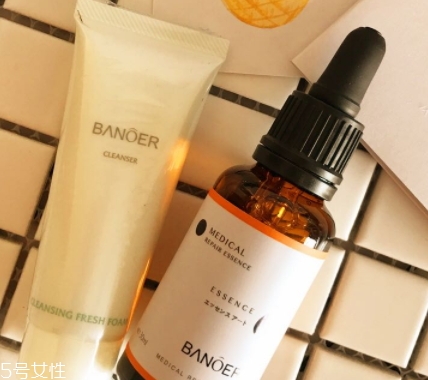 玫瑰精油可以抹頭發(fā)嗎？玫瑰精油怎么抹頭發(fā)