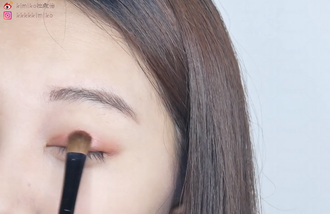 玫瑰色眼妝的畫法教程 玫瑰色眼妝的畫法教程