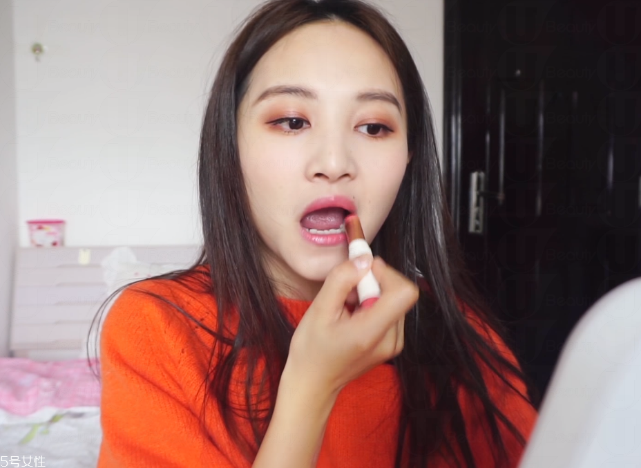 眼鏡妝容怎么畫圖解教程 眼鏡妝容怎么畫圖解教程