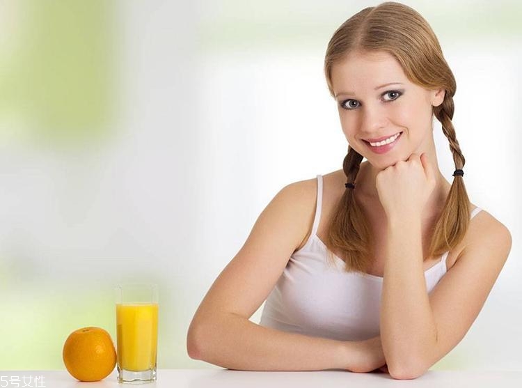 vc護(hù)膚品涂完要關(guān)燈嗎 使用VC類產(chǎn)品的注意事項