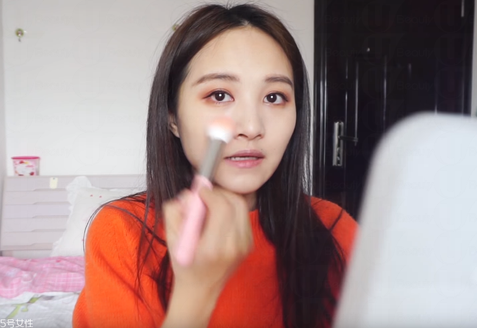 眼鏡妝容怎么畫圖解教程 眼鏡妝容怎么畫圖解教程