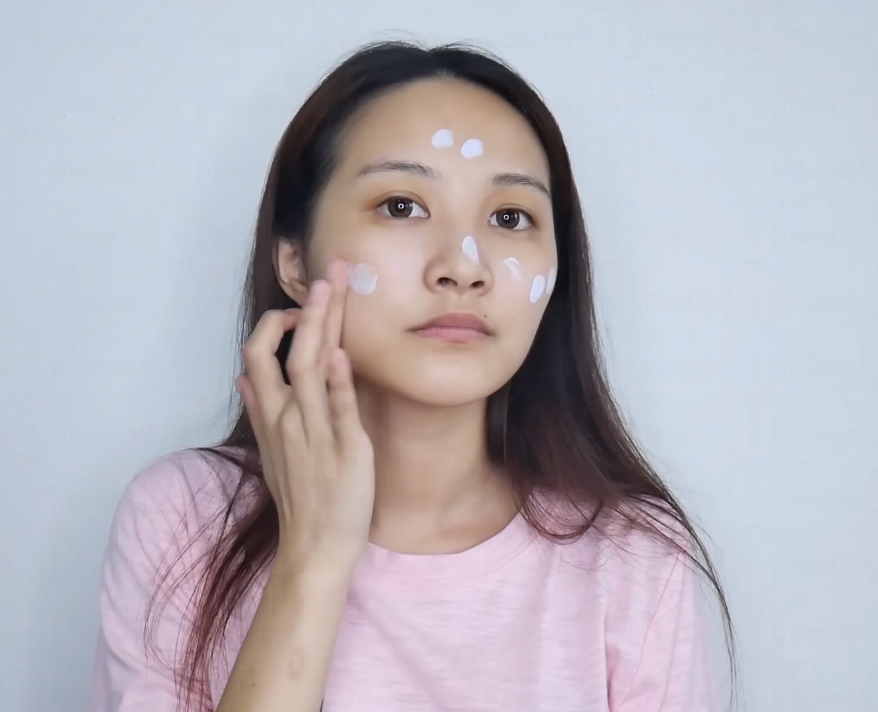 玫瑰色眼妝的畫法教程 玫瑰色眼妝的畫法教程