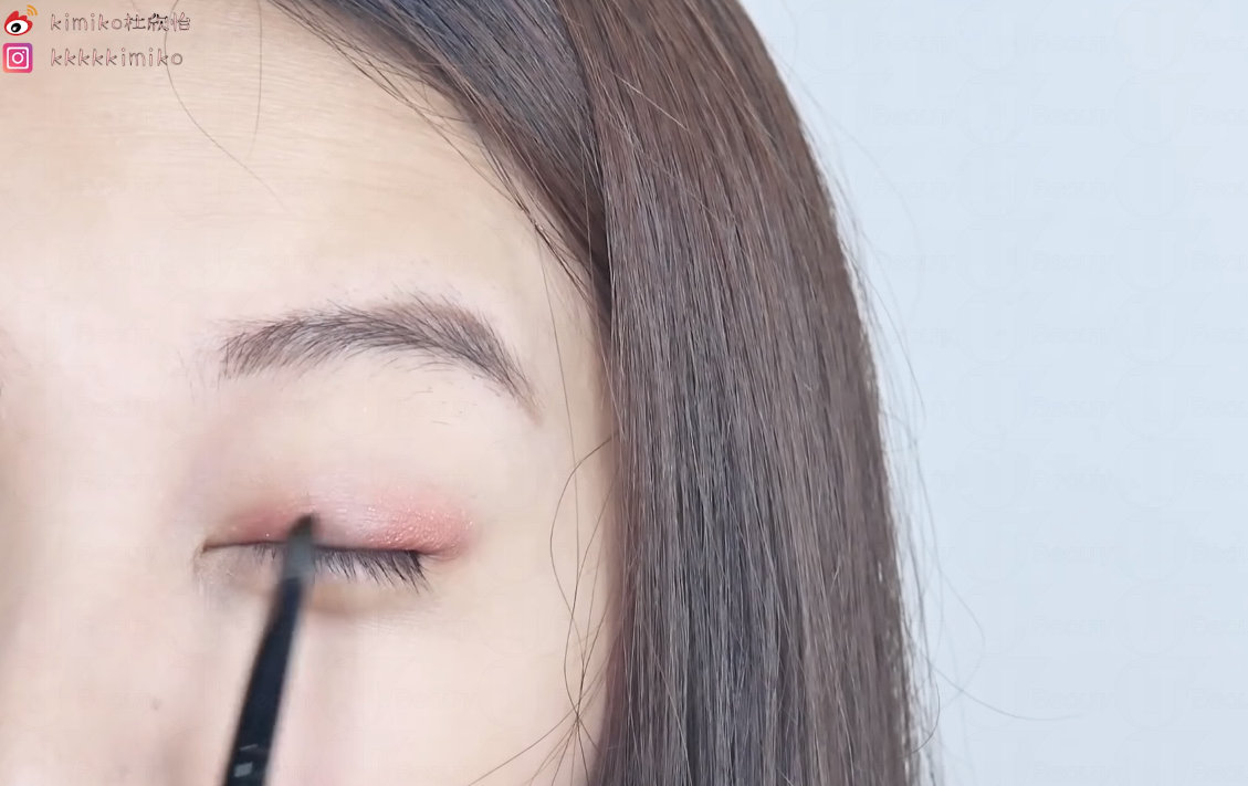 玫瑰色眼妝的畫法教程 玫瑰色眼妝的畫法教程