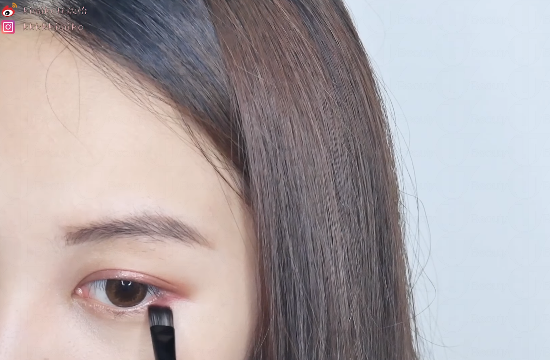 玫瑰色眼妝的畫法教程 玫瑰色眼妝的畫法教程