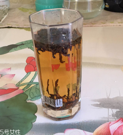 紅茶會影響睡眠嗎？喝紅茶會睡不著嗎？