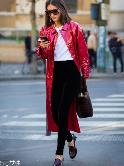 白色t恤搭配什么外套？白色t恤搭配外套圖片