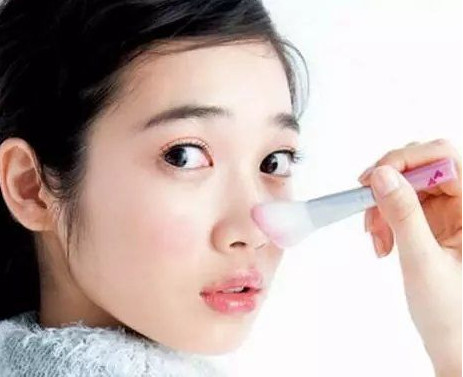 圓臉腮紅的畫(huà)法圖解教程 圓臉腮紅的畫(huà)法圖解教程