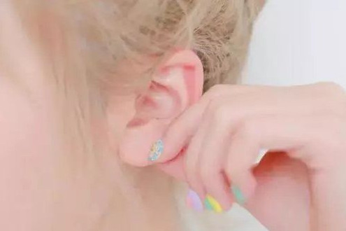 圓臉腮紅的畫(huà)法圖解教程 圓臉腮紅的畫(huà)法圖解教程