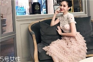 半身裙怎么搭配更優(yōu)雅？半身裙穿搭技巧