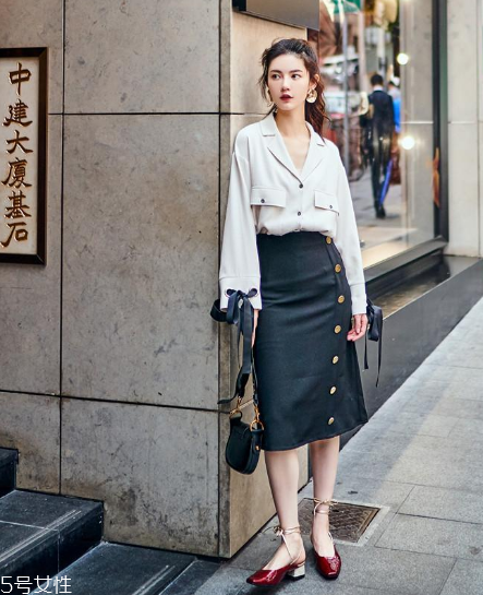 半身裙怎么搭配更優(yōu)雅？半身裙穿搭技巧