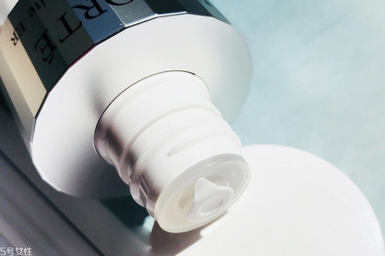 黛珂煥白水適合什么人 黛珂煥白水適合年齡 黛珂煥白水適合什么人 黛珂煥白水適合年齡