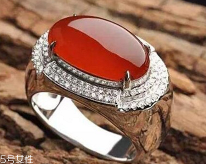 紅翡翠價(jià)格一般多少？紅翡翠的市場(chǎng)價(jià)值