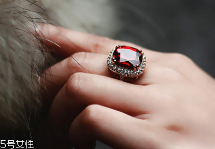 碧璽戒指一般多少錢？碧璽戒指的市場價(jià)值