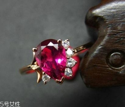 碧璽戒指面劃痕怎么辦？碧璽戒指劃痕修復(fù)方法