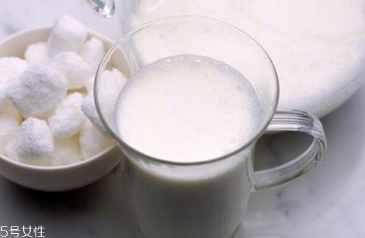 盒裝牛奶怎么加熱 盒裝牛奶可以用開水加熱嗎 盒裝牛奶怎么加熱 盒裝牛奶可以用開水加熱嗎