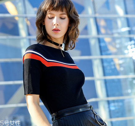 條紋t恤怎么搭配？條紋t恤搭配技巧