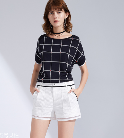 條紋t恤怎么搭配？條紋t恤搭配技巧