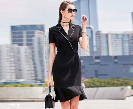 下半身胖怎么搭配衣服？下半身胖穿搭技巧