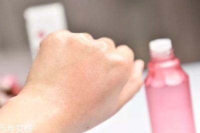 百雀羚三生花玫瑰系列怎么樣？三生花玫瑰花釀潤妍系列評測