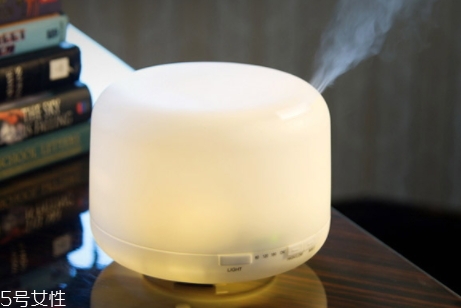 香薰燈怎么用？精油香薰燈使用注意事項