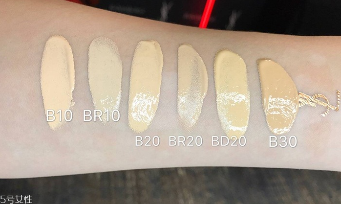 ysl恒久無(wú)暇粉底液適合油皮嗎？是無(wú)油粉底嗎？