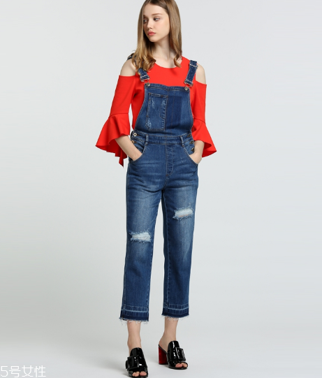 背帶褲怎么穿出個(gè)性？個(gè)性背帶褲穿法推薦