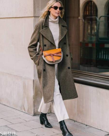 loewe gate bag尺寸多大？羅意威18新款馬鞍包有幾種尺寸