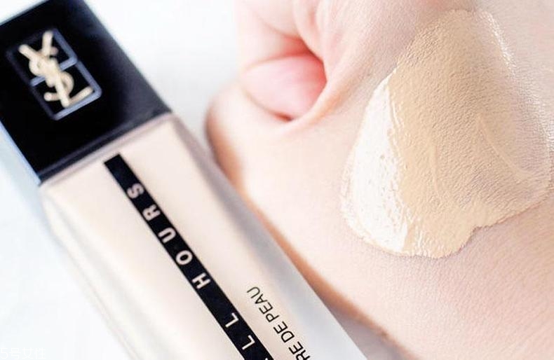 ysl恒久無(wú)暇粉底液適合油皮嗎？是無(wú)油粉底嗎？