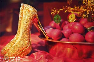 婚鞋是男方買還是女方買？婚鞋的購買講究