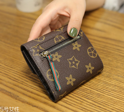 錢包可以帶上飛機嗎？錢包帶上飛機有影響嗎