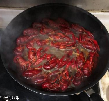 麻辣小龍蝦是發(fā)物嗎？麻辣小龍蝦的性質(zhì)