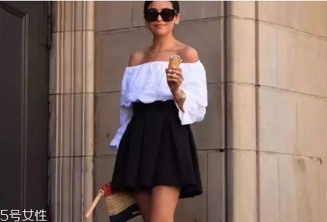 一字肩衣服配什么褲子？一字肩上衣搭配褲子圖片