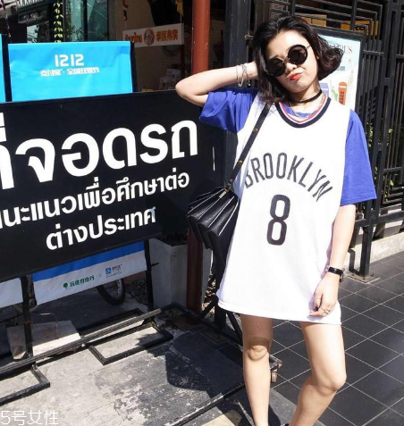 胸大的女生穿什么上衣？適合大胸女生的穿搭