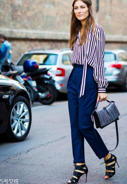 胸大的女生穿什么上衣？適合大胸女生的穿搭