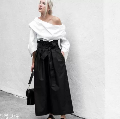 紙袋褲怎么搭配？紙袋褲搭配技巧